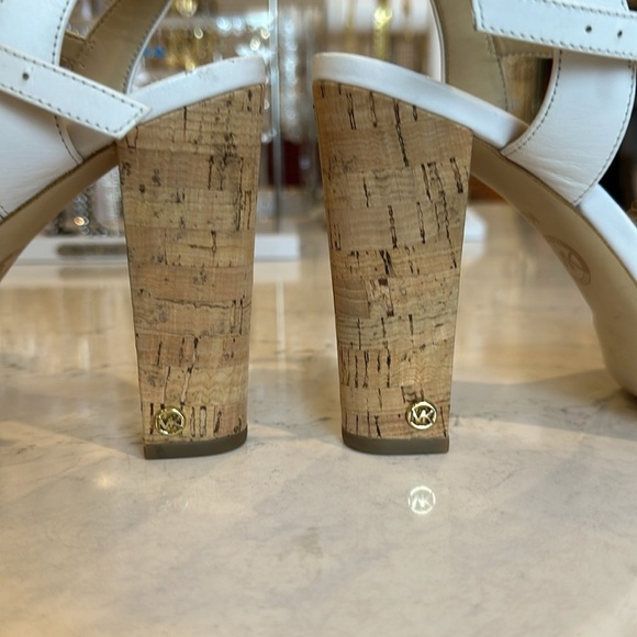 Michael Kors white leather heeled sandals size 7 - Picture 5 of 8